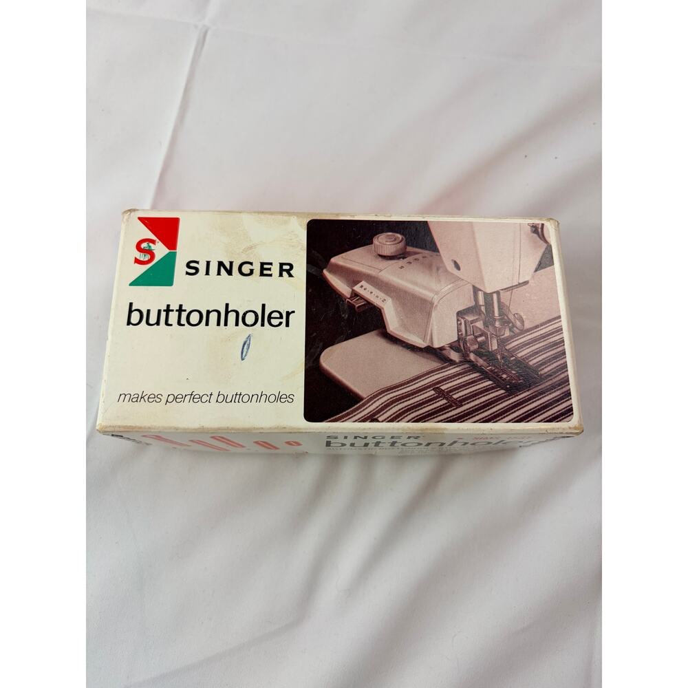 Vintage Singer Buttonholer SIMS 4561 489510 Beige Box 4 Cams Low Shank 1960s